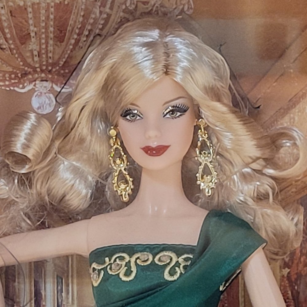 Barbie - 2011 Holiday Barbie